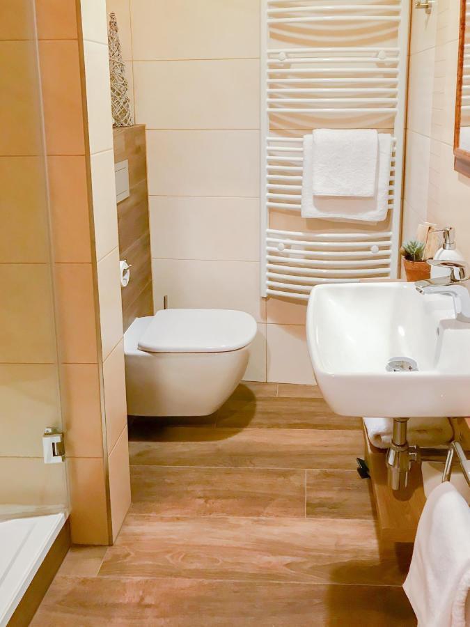 Golden Wood Apartments Πίλζεν Εξωτερικό φωτογραφία