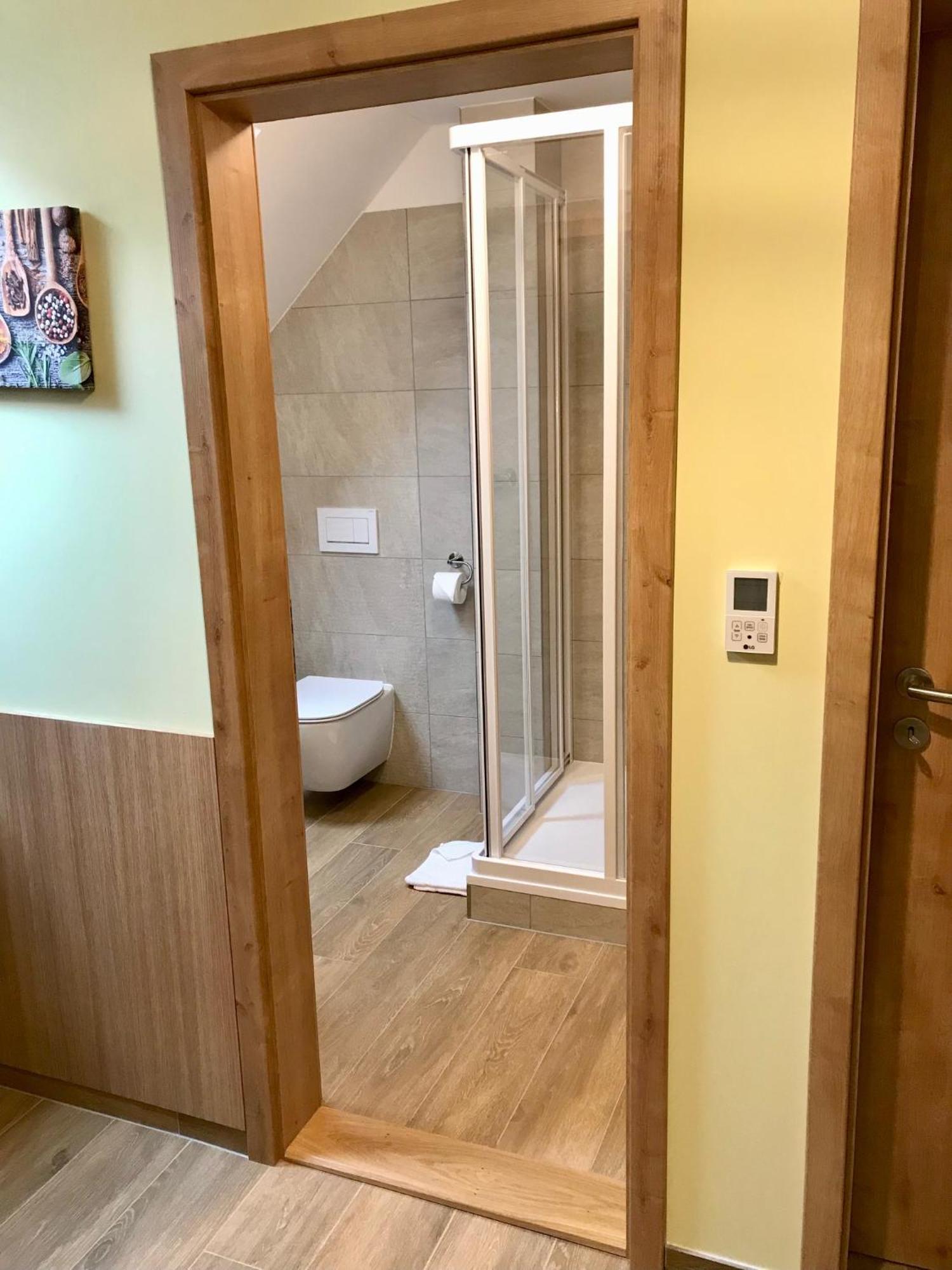 Golden Wood Apartments Πίλζεν Εξωτερικό φωτογραφία